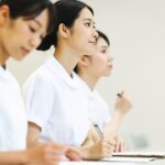社会人から看護師になるには？働きながら資格取得する方法や支援制度を解説
